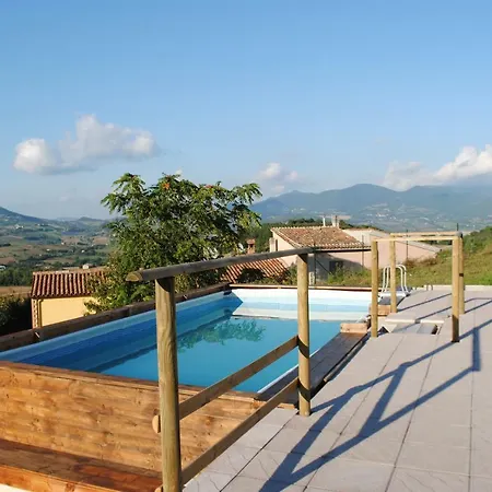 Agriturismo La Cerasa Séjour à la ferme Fabriano